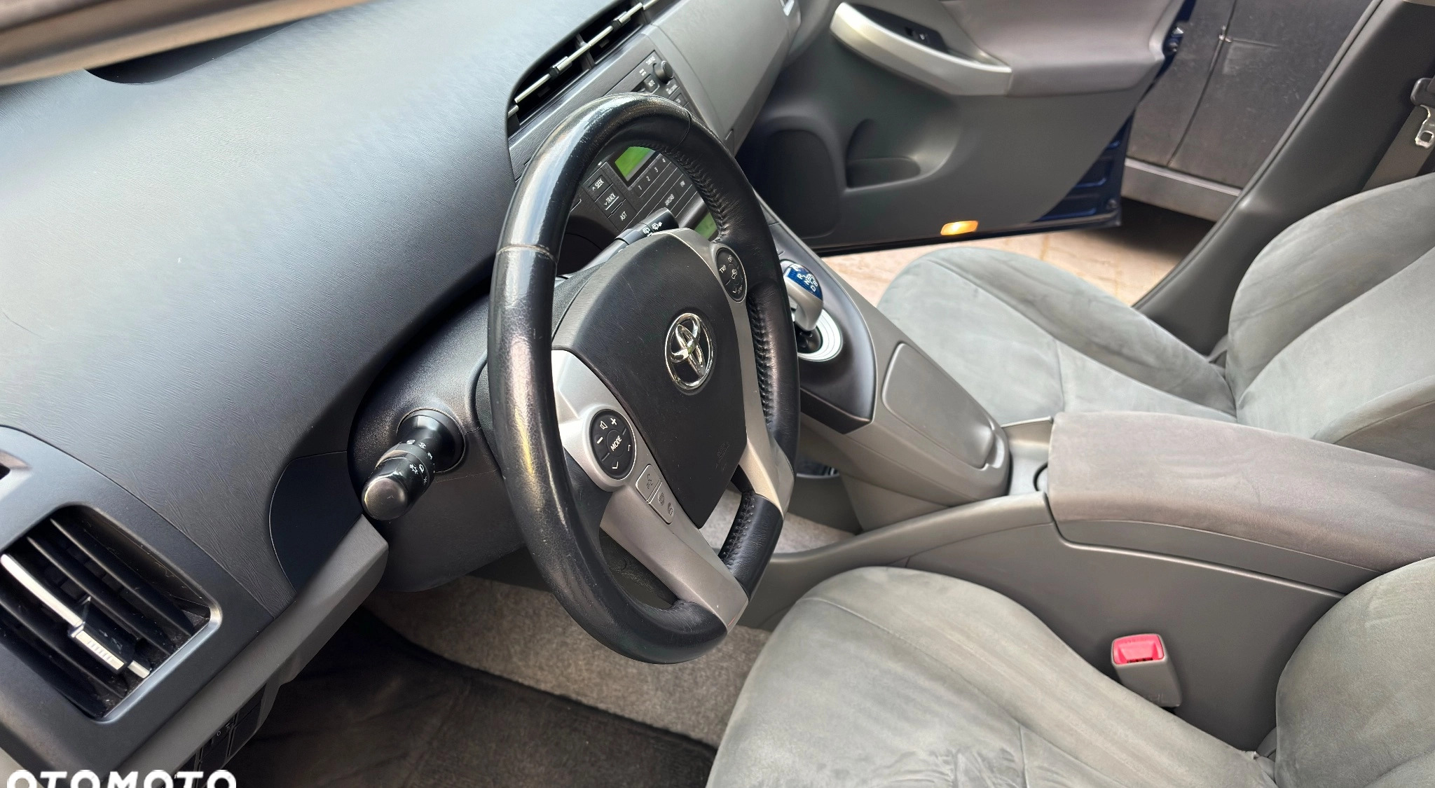 Toyota Prius cena 34200 przebieg: 152000, rok produkcji 2012 z Łódź małe 466